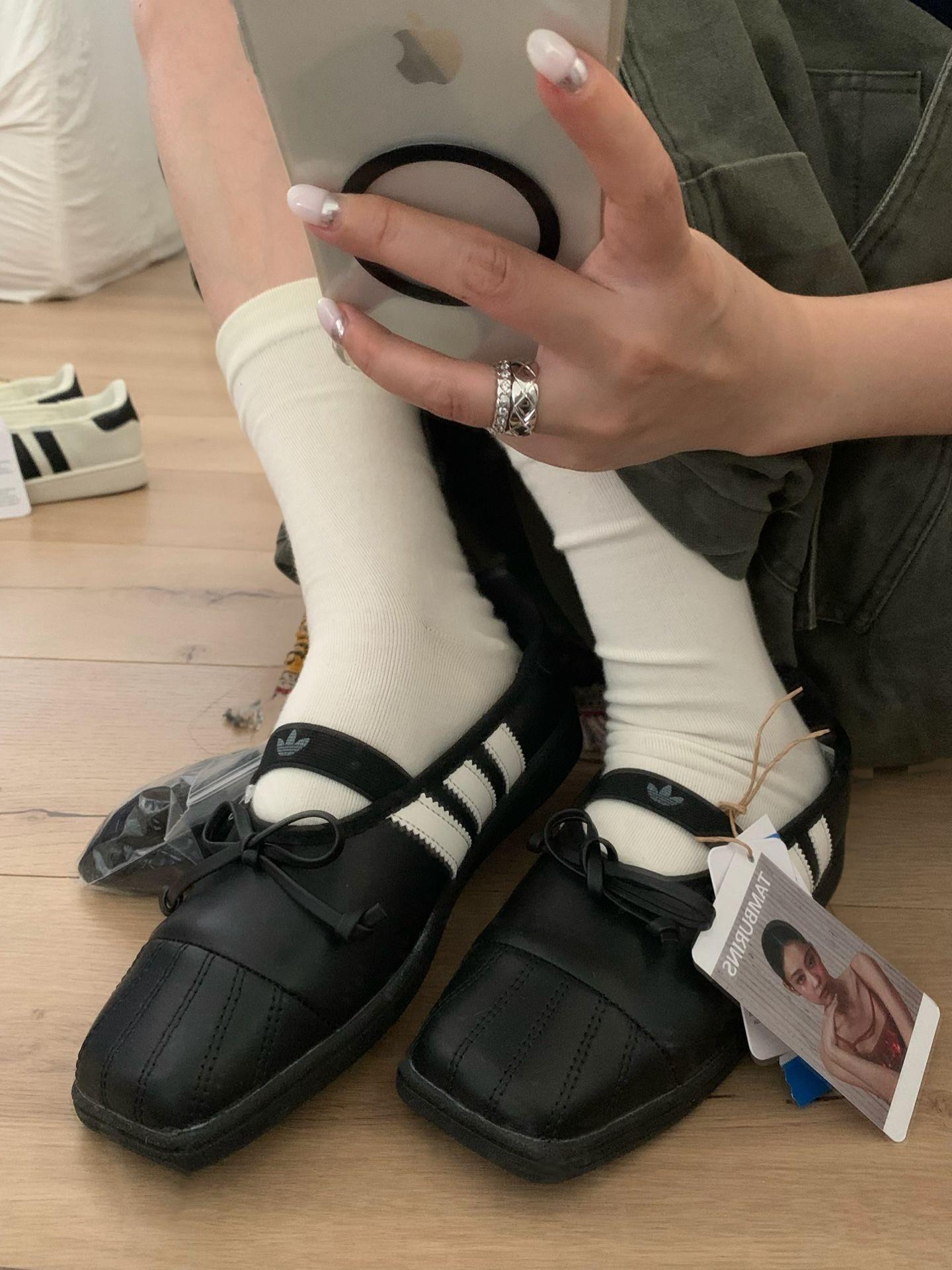谁懂啊!adidas×Jennie这双芭蕾鞋直接戳中审美!